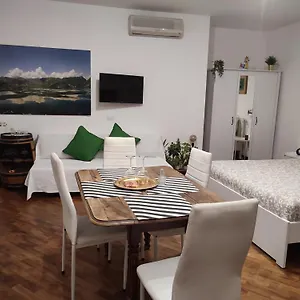 Gasthof Leonardo Rome Holidays, Fiumicino